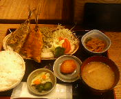 丸の内TOKIA 鹿児島かのやきよしの日替り かのやごはん(鯵の三色揚げ)