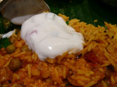 【ランチ】インドワラ/キチュリにヨーグルトをさらに混ぜる