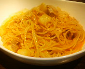 丸の内 BAR ITALIANO Vai 本日のパスタ B.鶏肉と玉ねぎ、パプリカ、じゃがいもの煮込みソース