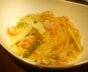 丸の内 BAR ITALIANO Vaiの日替わりパスタC.小海老とグリーンアスパラガス、マコモダケのオリーブオイルソース
