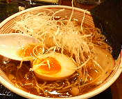 つけ麺本舗 ばくだん屋東京八重洲店のラーメン