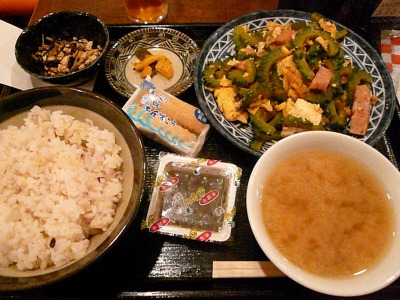 銀座・ちゃんぷるぅ家のゴーヤーチャンプルー定食
