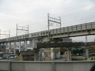 JR山陽本線車窓から見える姫路市営モノレールの遺構