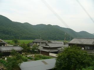 JR山陽本線沿線の瓦屋根