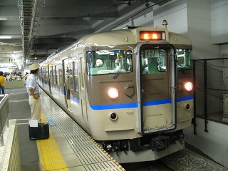JR西日本115系岡山に到着