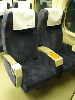 ひかりレールスター700系の車内